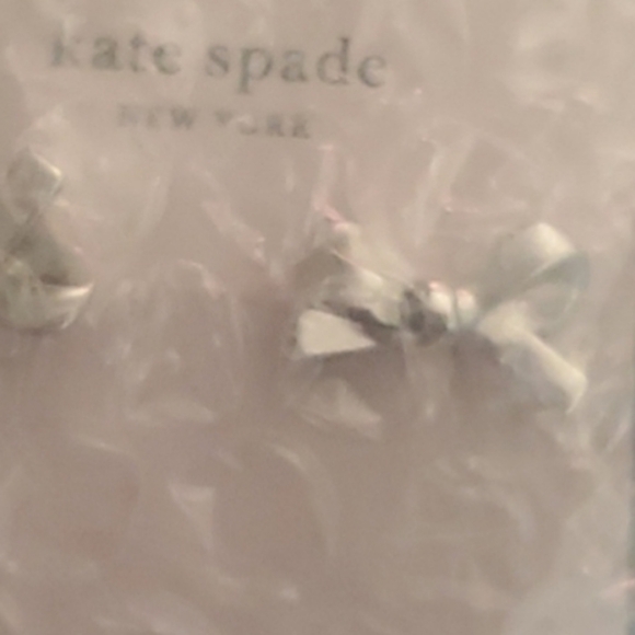 Kate Spade Silver Bow Earrings with stud backs.Aprox L0.5"xW 0.75" Wt=3.72gm NEW - Picture 4 of 8